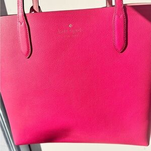 Kate Spade Arch Reversible Tote bag with coin purse in Fuchsia